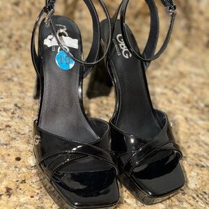 GBG Los Angeles Black Patent Strappy Heels